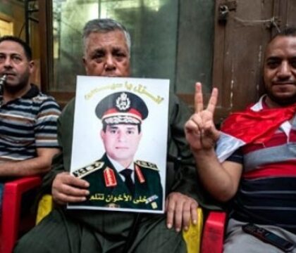 Egypte : pourquoi les femmes et les étudiants soutiennent Al-Sissi