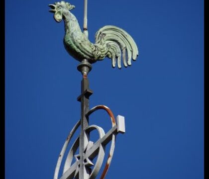 Le coq d’Oizy a retrouvé son clocher