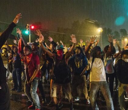 USA : La décision de Ferguson provoque la colère de milliers d’Américains