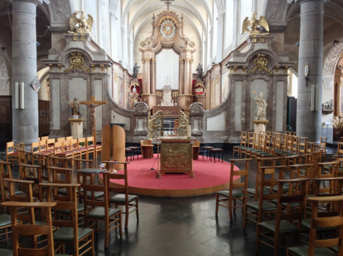 Intérieur de la Collégiale Saint-Feuillen à Fosses