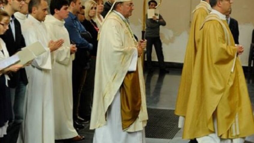 Mgr Harpigny a ordonné Julien Gallez, diacre du diocèse de Tournai