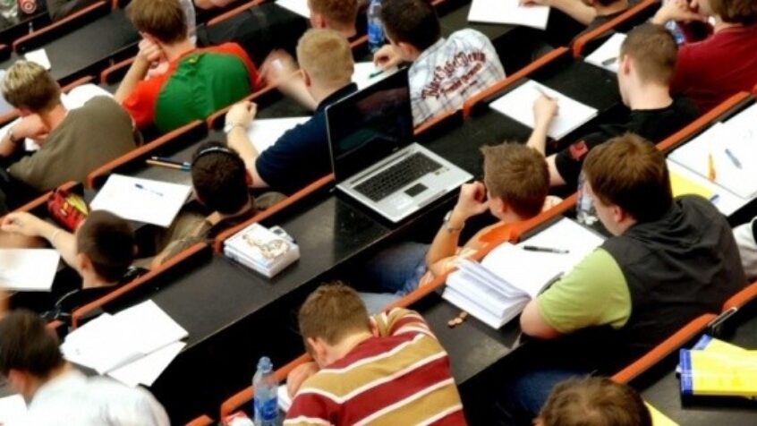 La proposition, controversée, du recteur d’Hasselt aux étudiants busés en janvier