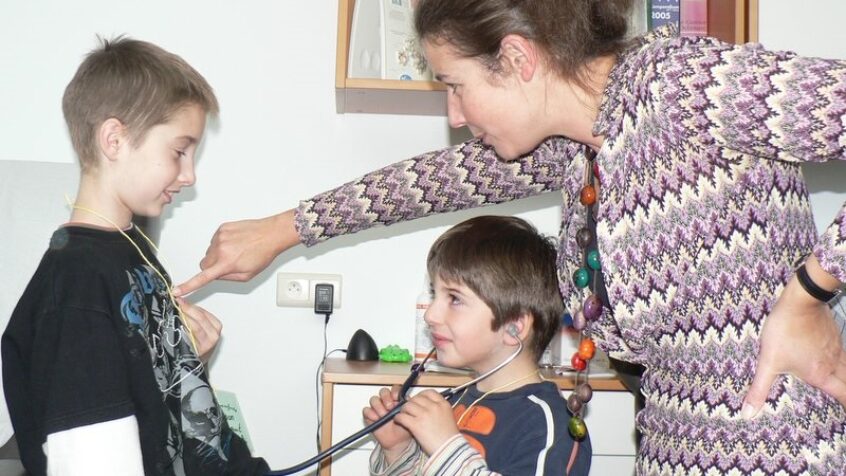 Quand les enfants rencontrent le monde des grands