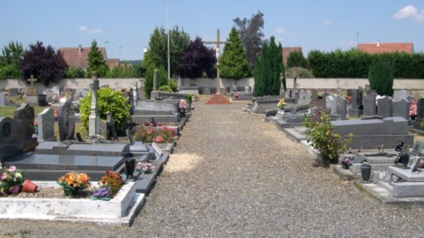 Des volontaires chrétiens présents dans les cimetières de la région bruxelloise