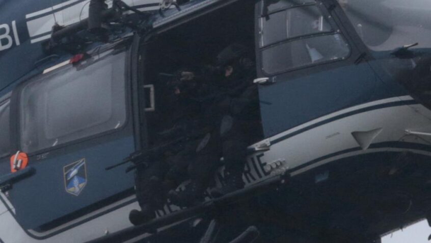 France : la traque des terroristes se termine dans le sang
