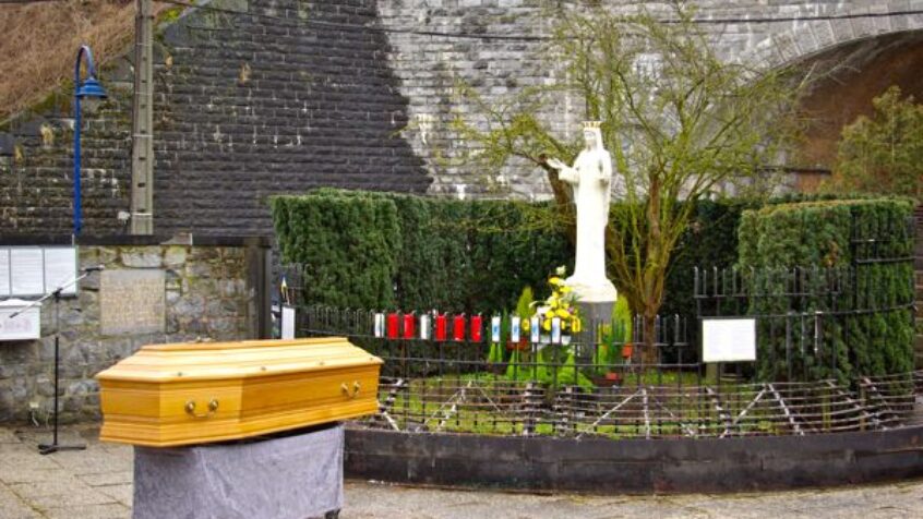 A Beauraing, la foule a dit à-Dieu à Gilberte Degeimbre