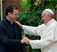 Le pape François connaît bien le recteur majeur des salésiens, 10ème successeur de Don Bosco
