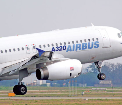 Airbus A320: les communautés prient pour les familles des victimes