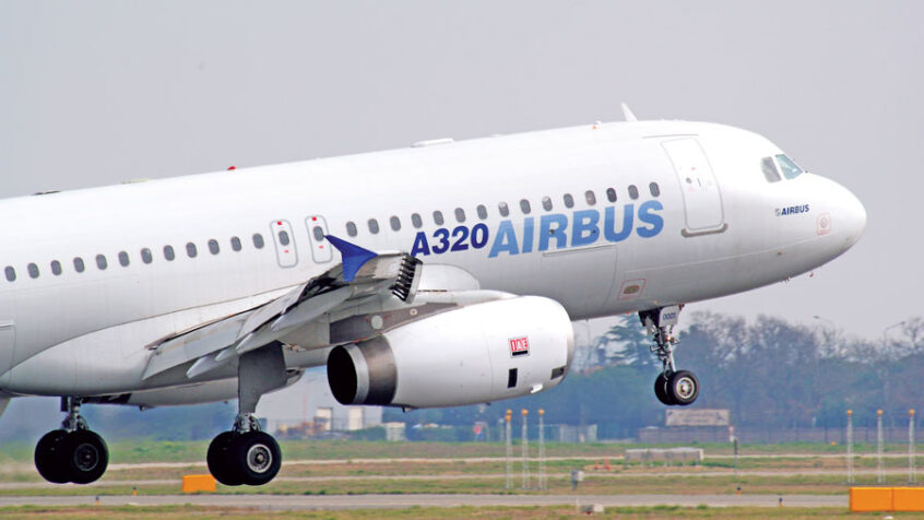 Airbus A320: les communautés prient pour les familles des victimes
