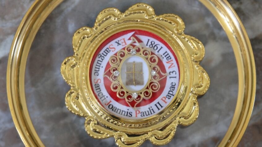 Beauraing : Installation officielle de la relique de saint Jean-Paul II