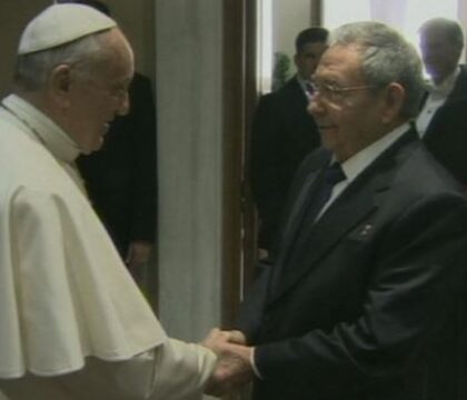 Raul Castro remercie François