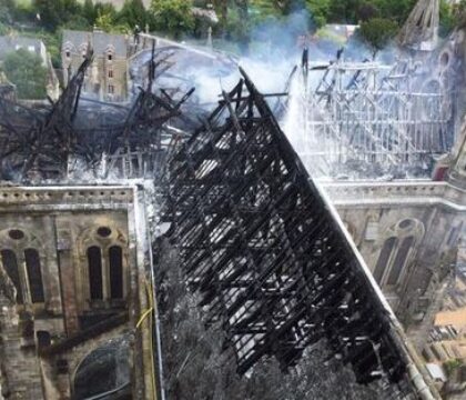 France: un incendie ravage la basilique Saint-Donatien de Nantes