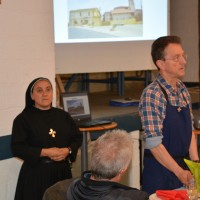 Sœur Jocelyne témoigne devant le public de la Haute-Sûre