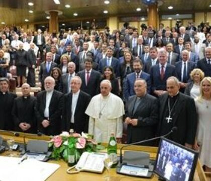 Au Vatican, les maires s’engagent pour « l&rsquo;émancipation des pauvres »