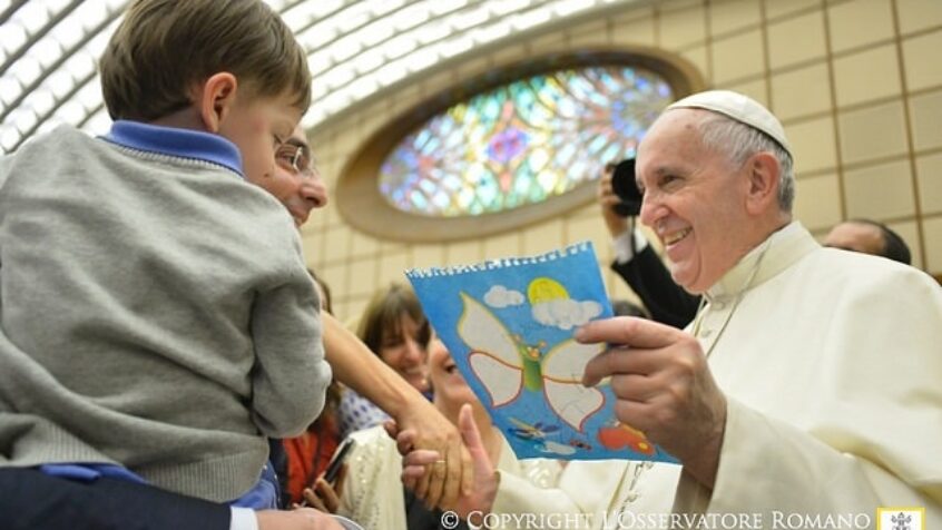 Clôture du synode : « l’Eglise n’a pas peur de secouer les consciences anesthésiées », dit le pape