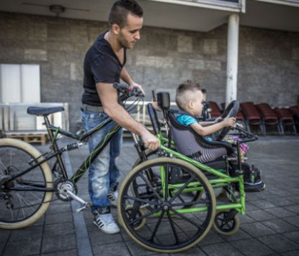 Handicap International récompense ses Bricoleurs du coeur