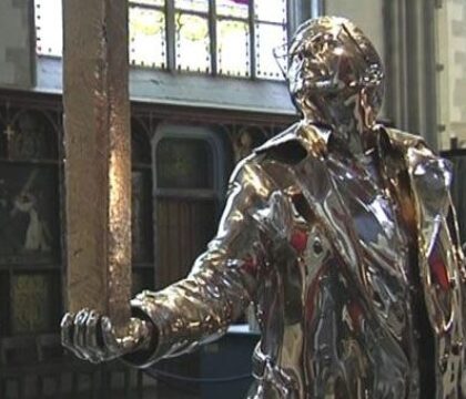 Un bronze de Jan Fabre trône dans la cathédrale d&rsquo;Anvers