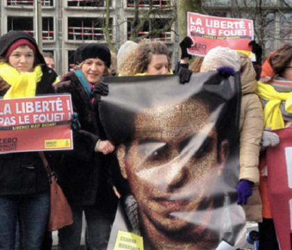 Amnesty manifeste pour la libération du blogueur saoudien