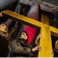 femmes_croix
