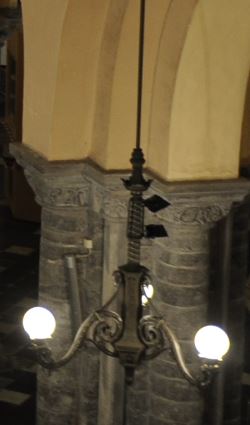 101215_-_Illumination_Cathedrale_Lustres2