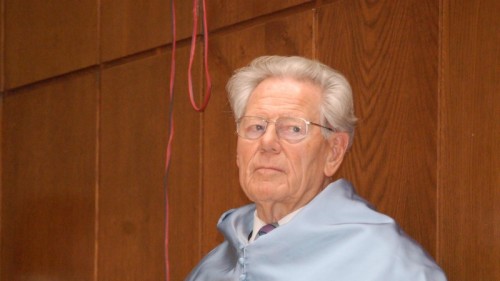 Hans_Küng_en_la_UNED_01-800x450