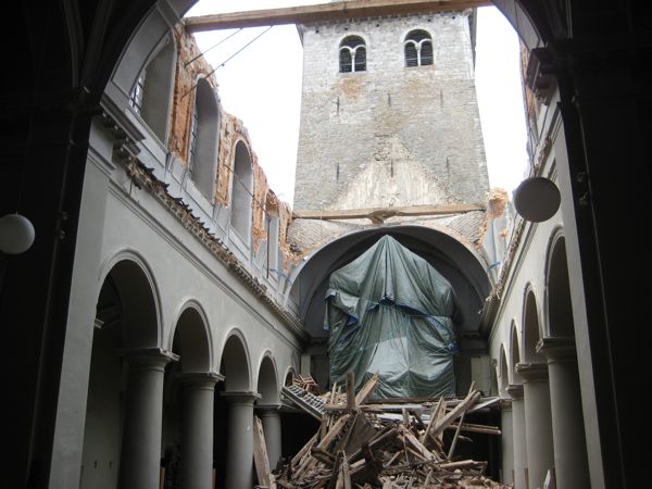 Ciney-collégiale-tempête