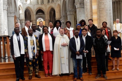 FÊTE DES NOUVEAUX BAPTISÉS AVEC MGR KOCKEROLS À LA CATHÉDRALE DE BRUXELLES