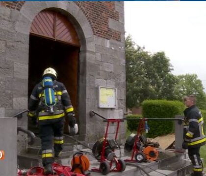 L&rsquo;église de Mont-Sainte-Geneviève en Hainaut ravagée par deux incendies