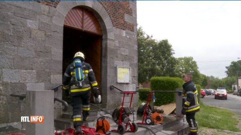 L&rsquo;église de Mont-Sainte-Geneviève en Hainaut ravagée par deux incendies