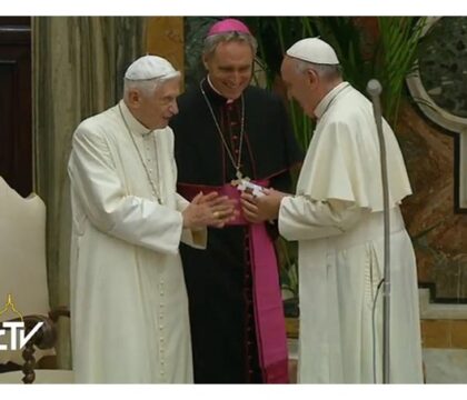 Le pape émérite Benoît XVI fête ses 65 ans de sacerdoce