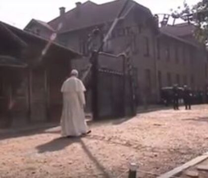 Le pape François à Auschwitz-Birkenau