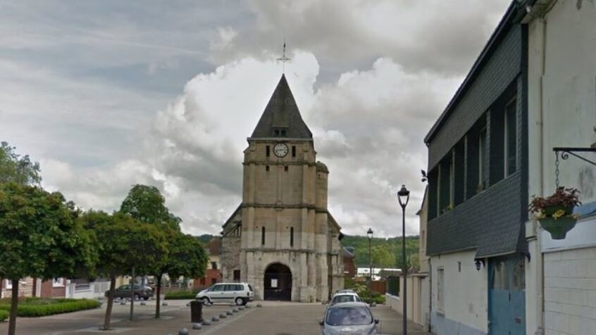 France: prise d&rsquo;otages dans une église, un prêtre égorgé par deux assaillants se réclamant de l&rsquo;EI