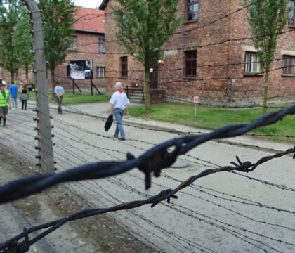 De l&rsquo;espoir dans le cœur des jeunes Belges après la visite d’Auschwitz