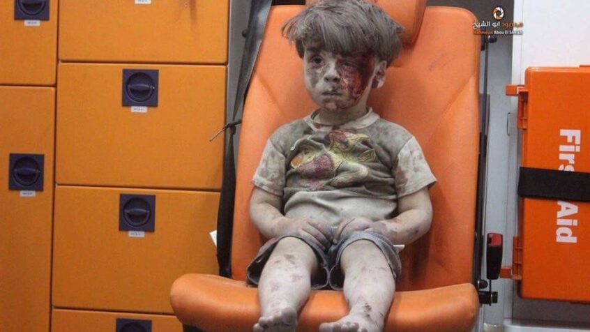 Omran, 5 ans, témoin et symbole de l’horreur syrienne