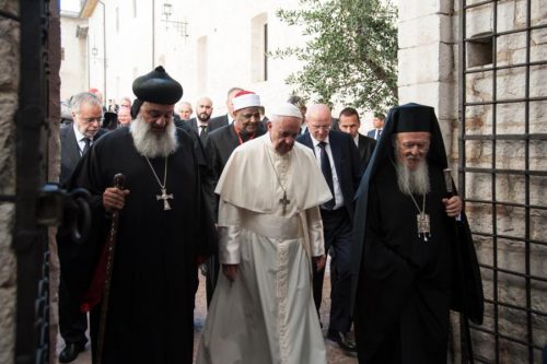 il_saluto_di_papa_francesco_ai_rappresentanti_3