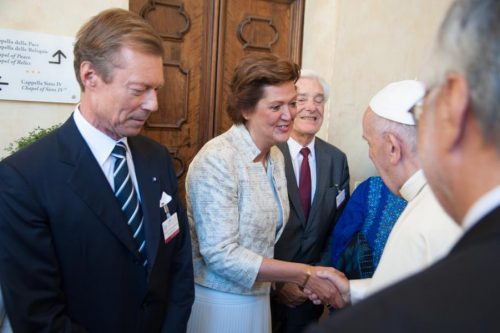 il_saluto_di_papa_francesco_ai_rappresentanti_8