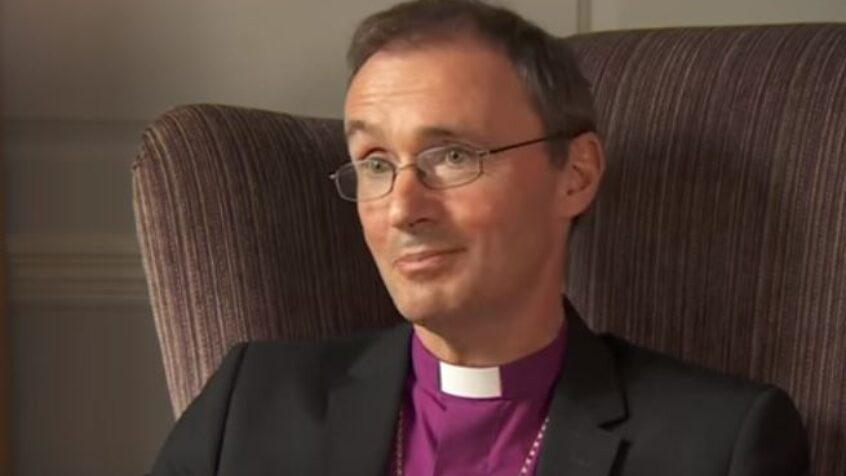 Angleterre : Un évêque anglican fait son coming out