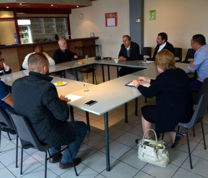 EXCLU – Liège : Mgr Delville à la rencontre des musulmans turcs de Retinne
