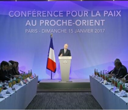 Conférence de Paris : Israël et Palestine toujours dos à dos