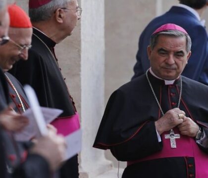 Mgr Becciu nommé délégué pontifical pour l&rsquo;Ordre de Malte