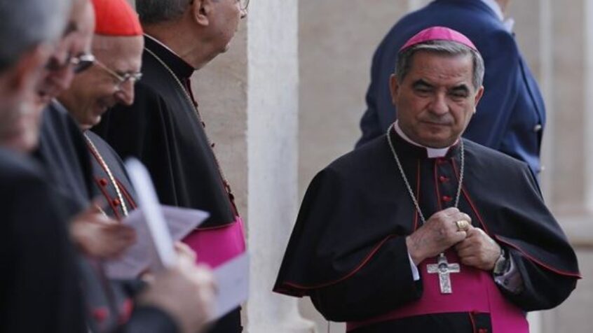 Mgr Becciu nommé délégué pontifical pour l&rsquo;Ordre de Malte