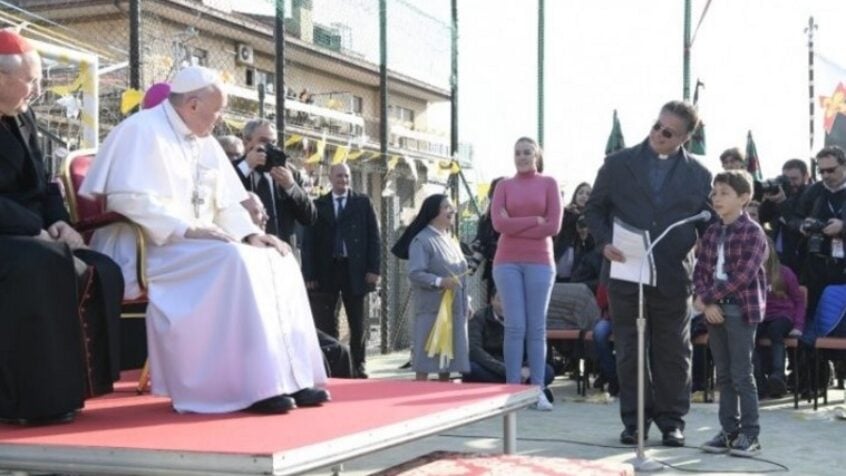Le pape explique aux enfants «l’apostolat de l’oreille»