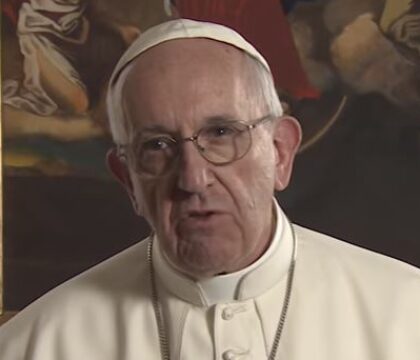 Le pape appelle à prier pour la fin du commerce des armes