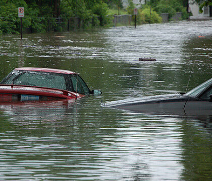 Solidarité du Pape pour les victimes des inondations aux USA et en Asie