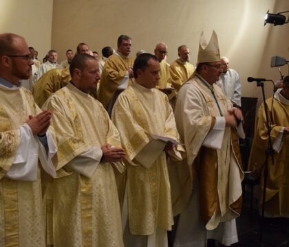 Tournai: ordination de trois nouveaux diacres