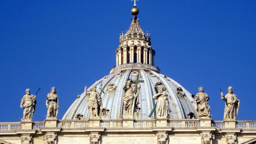 Par l&rsquo;eucharistie, la communion avec les morts « devient réalité »