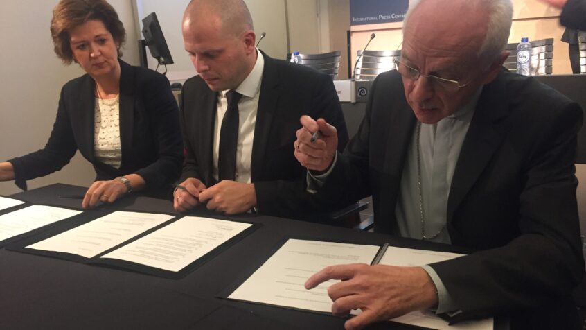 Réfugiés :Théo Francken accepte un « couloir » humanitaire, grâce aux cultes
