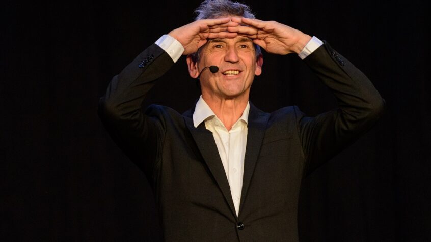 Louvain coopération: Bruno Coppens se donne en spectacle