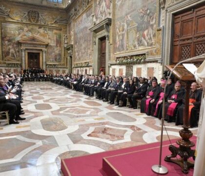 « La paix repose sur le droit à la vie », affirme le pape aux ambassadeurs