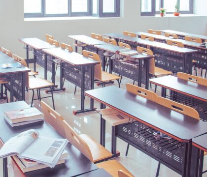 Bâtiments scolaires : le SeGEC et l’UFAPEC sollicitent la Cour constitutionnelle